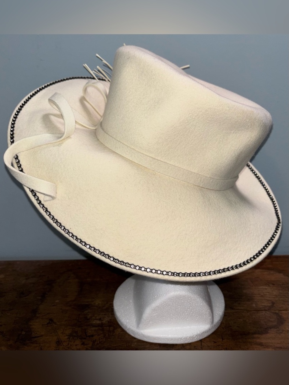 Faranak New York Women’s Hat Ivory Wide-Brim Floral Rhinestones Derby Church - Picture 2 of 6